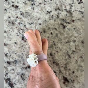 White and purple porcelain ring